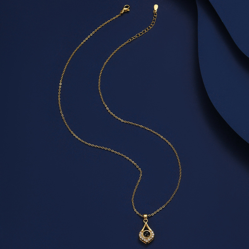 Projection necklace [yellow gold]]