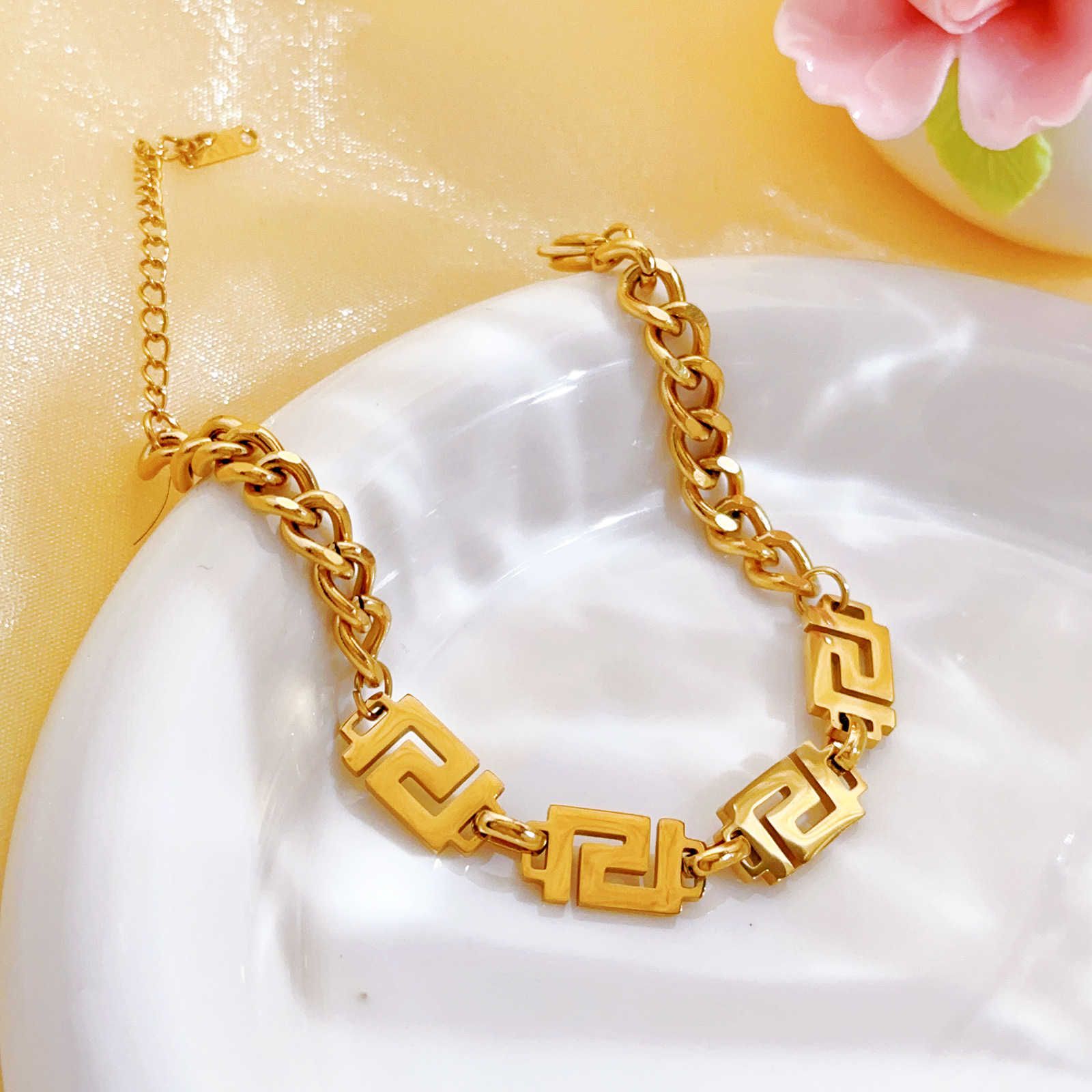 Bracelet