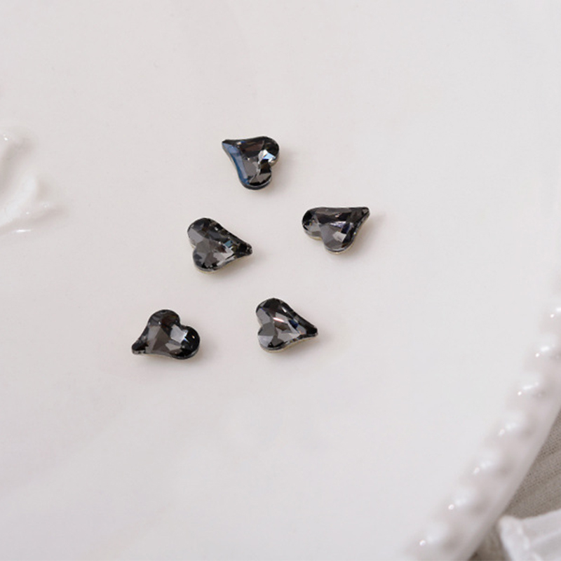 03 through black [mini Crooked Heart 6*7mm]]