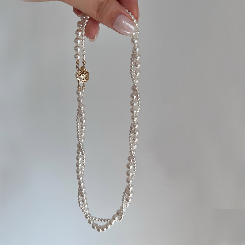 Double-layer sunflower buckle white glass necklace necklace