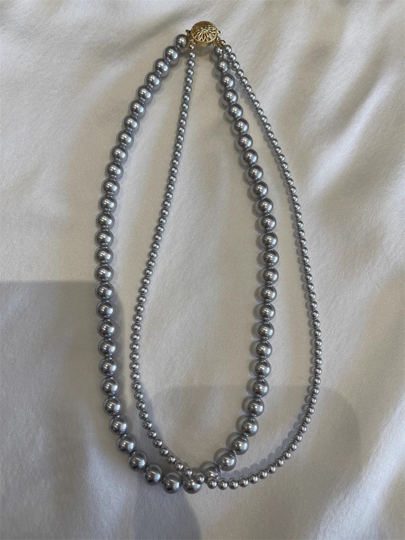Double-layer sunflower buckle Gray glass necklace necklace