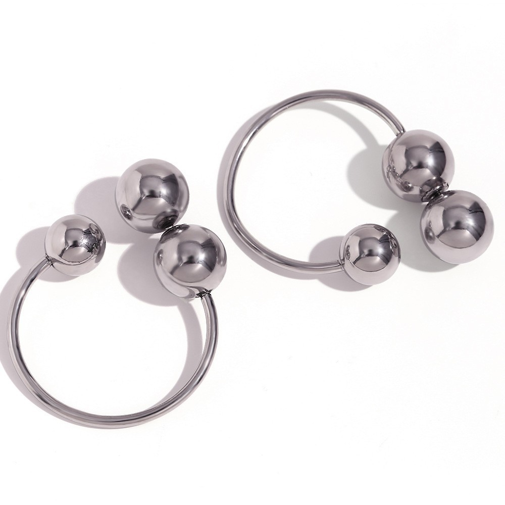 Exaggerated three-ball ring earring-Silver