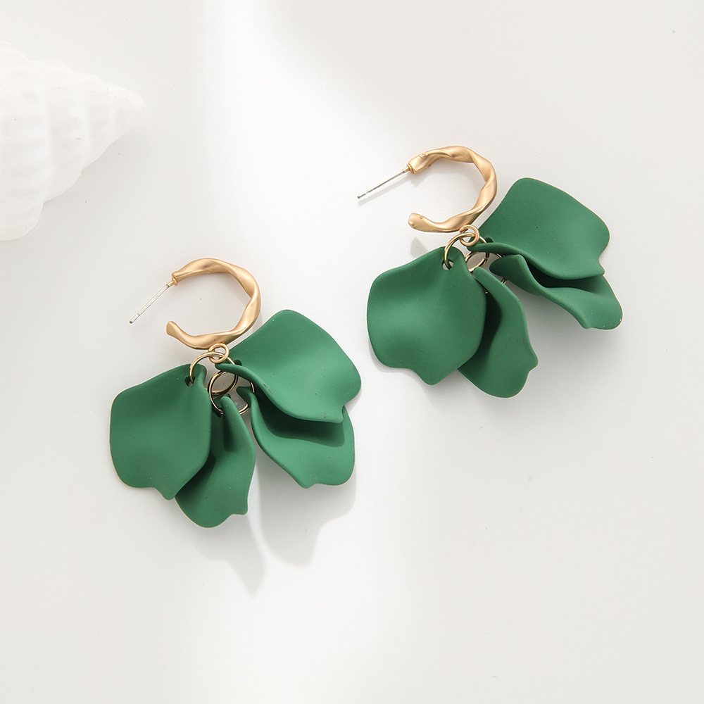 Medium green