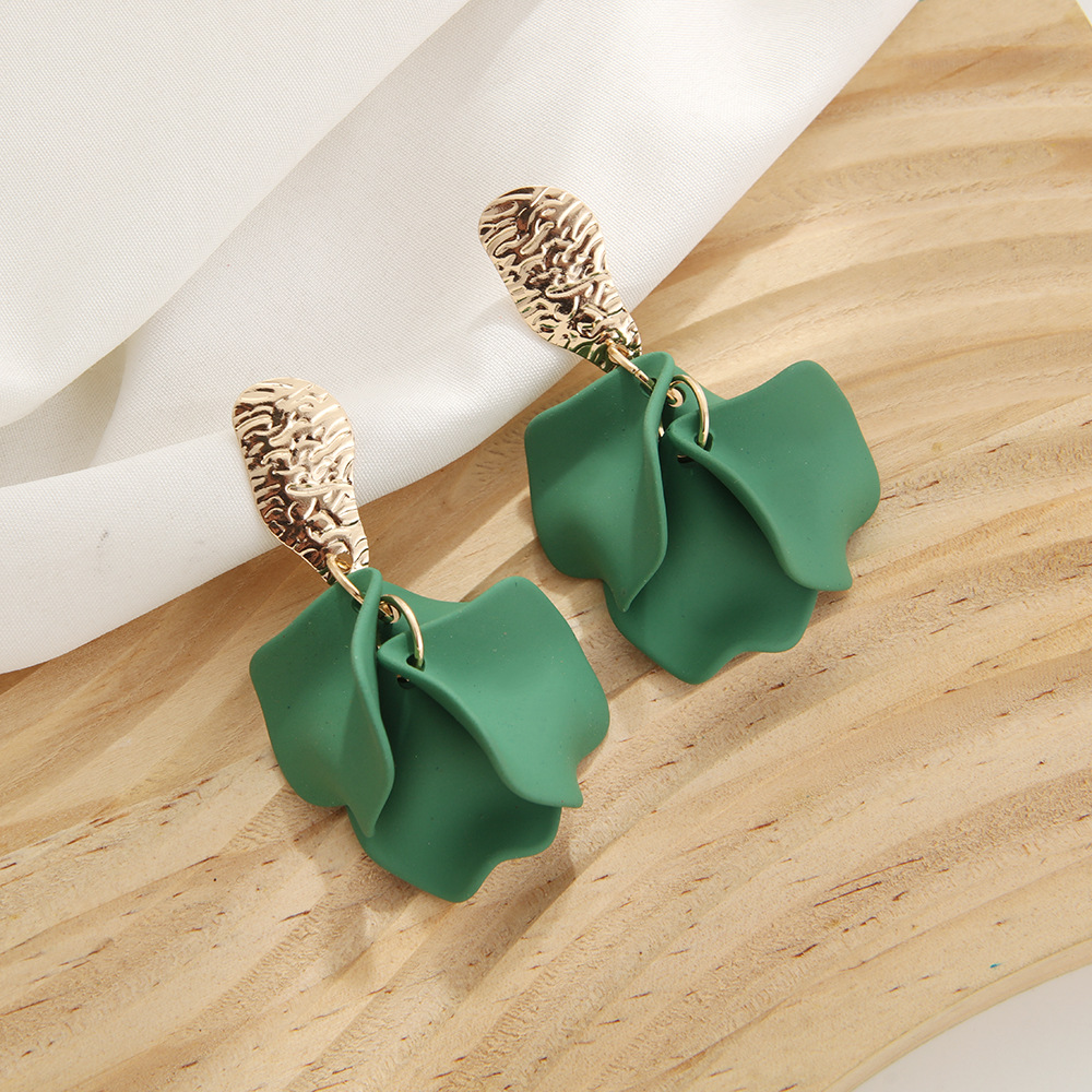 Medium green