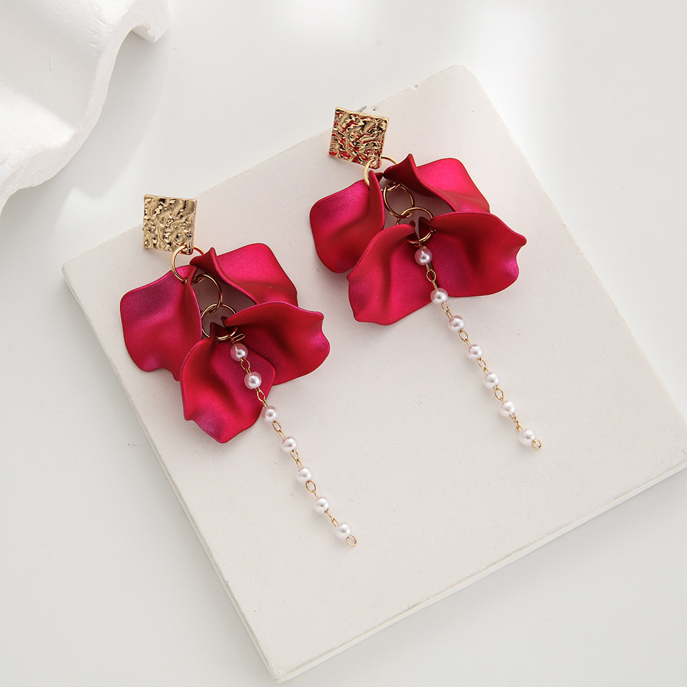 Pearlescent rose red