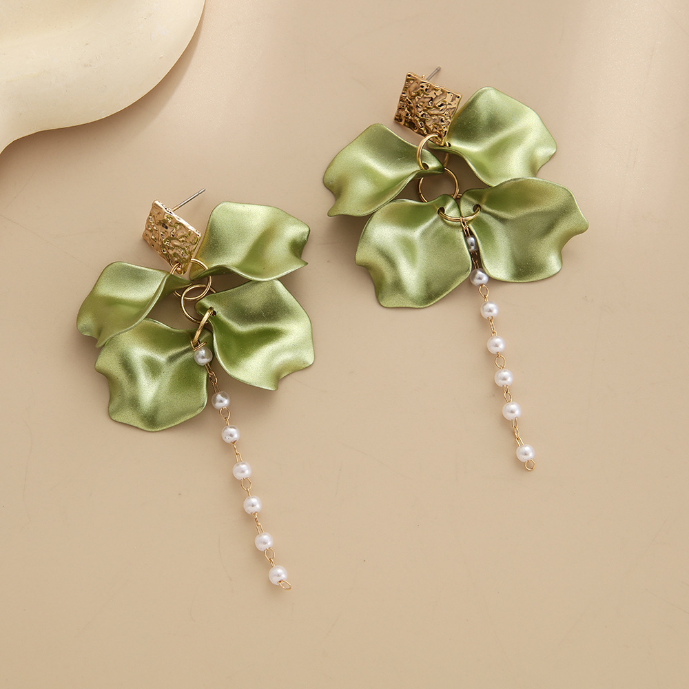 Pearlescent light green