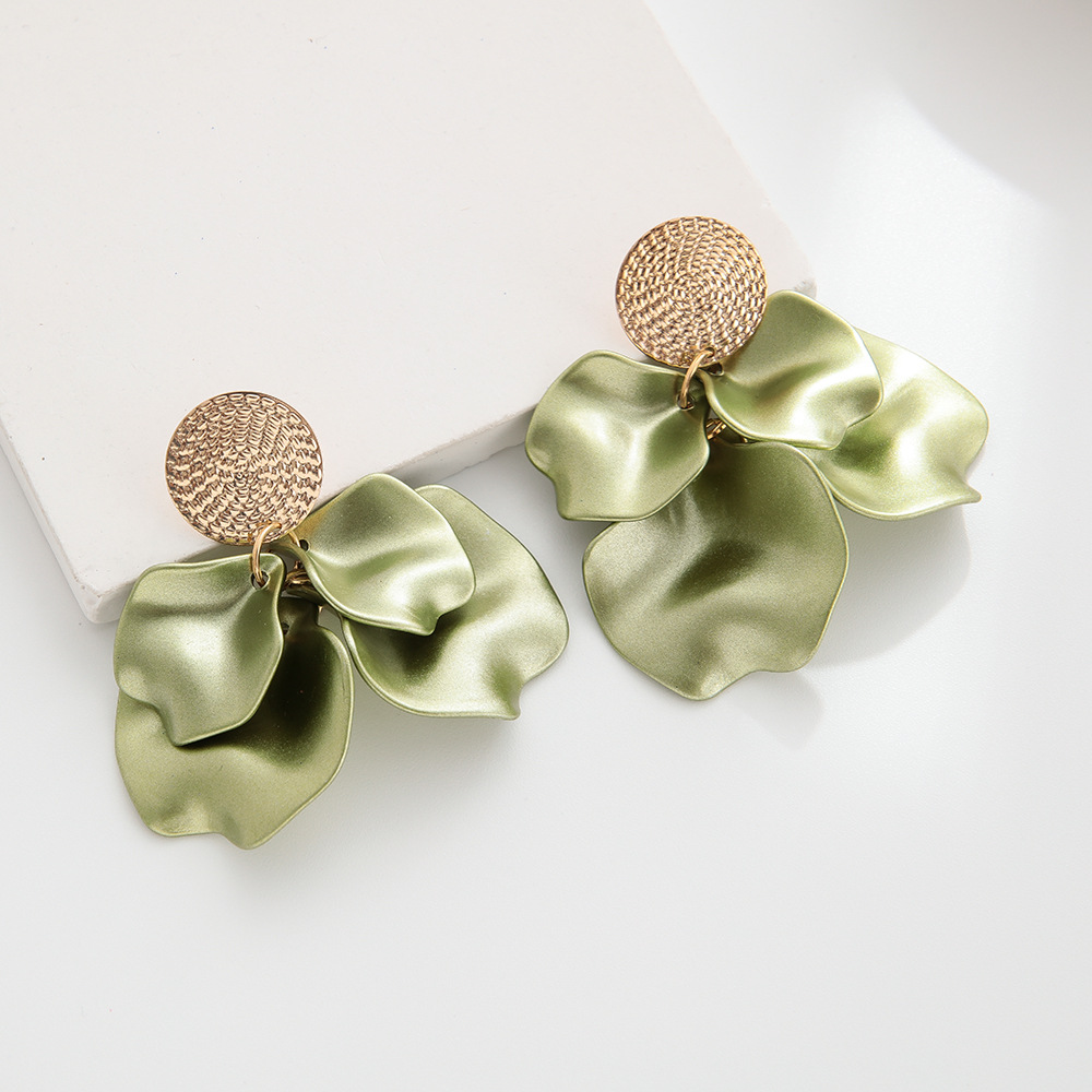 Pearlescent light green