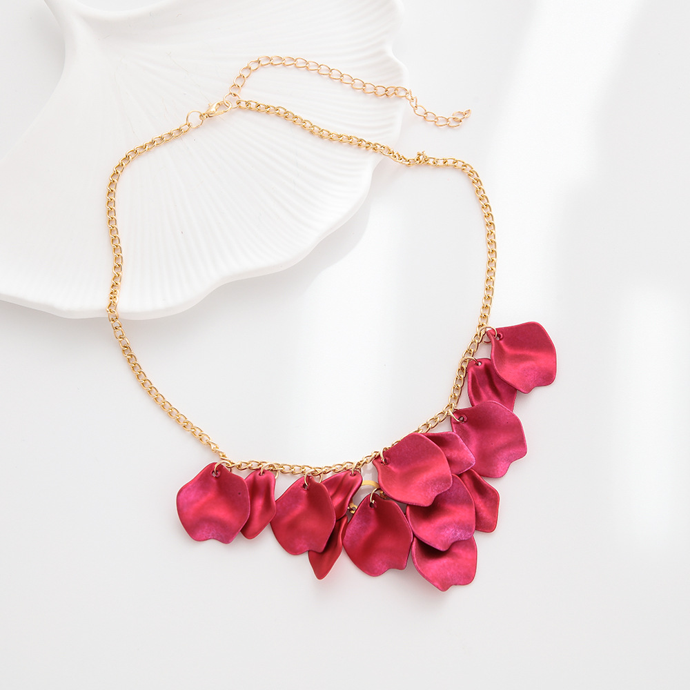 Pearlescent rose red