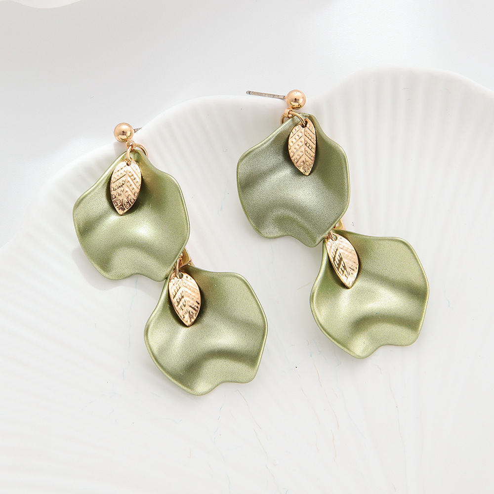 Pearlescent light green