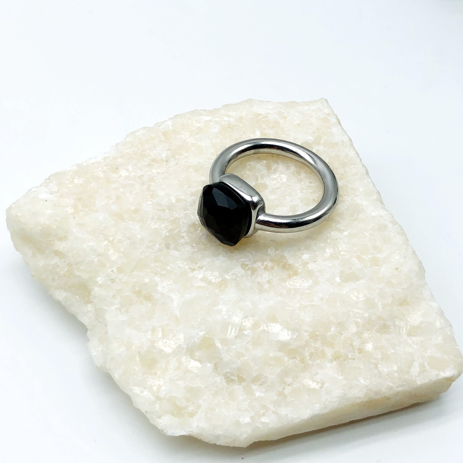 Steel color: June-black