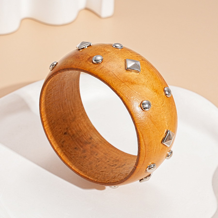Bracelet-light brown round rivets