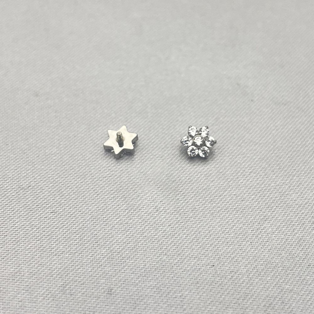 White zirconium six-petal flower (tooth 0.9mm)