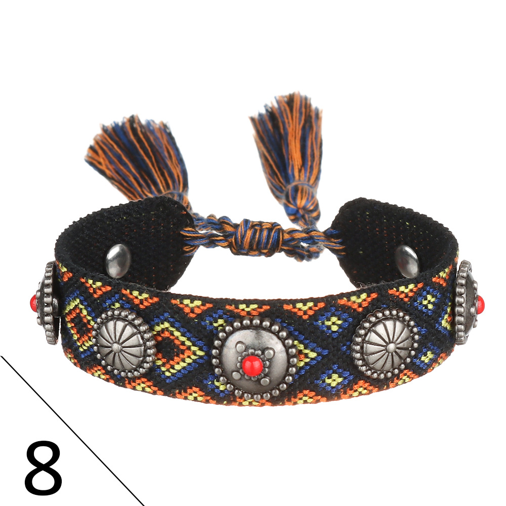 (D word) metal nail bracelet 08