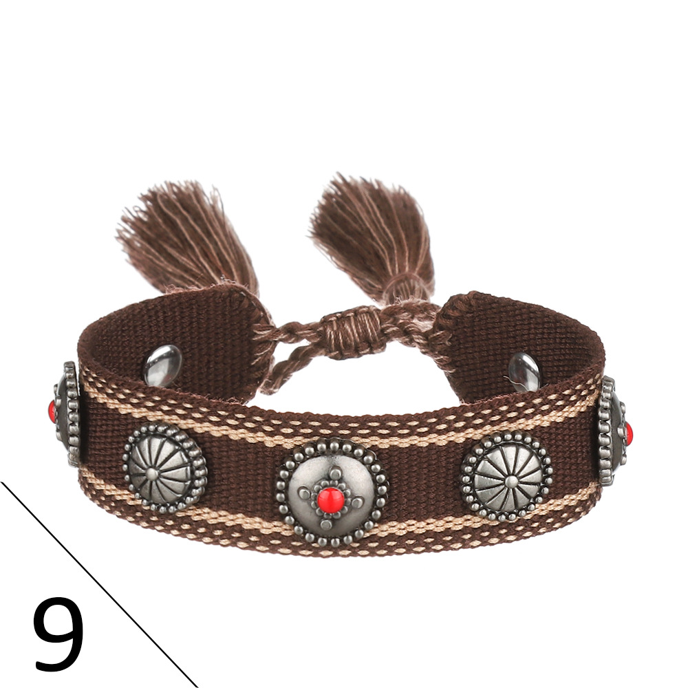 (D word) metal nail bracelet 09