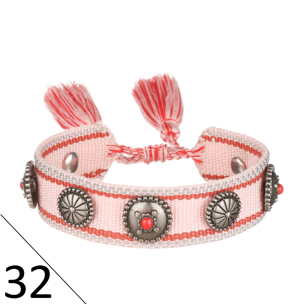 (D word) metal nail bracelet 32
