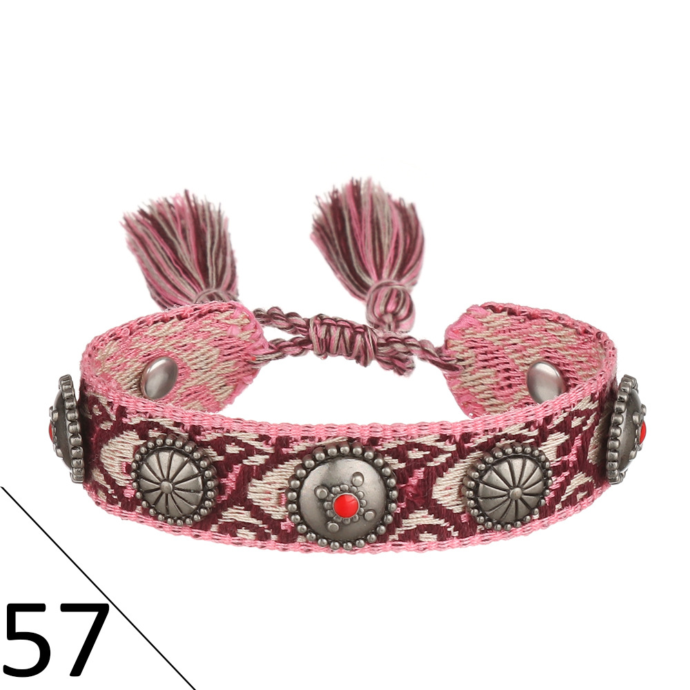(D word) metal nail bracelet 57