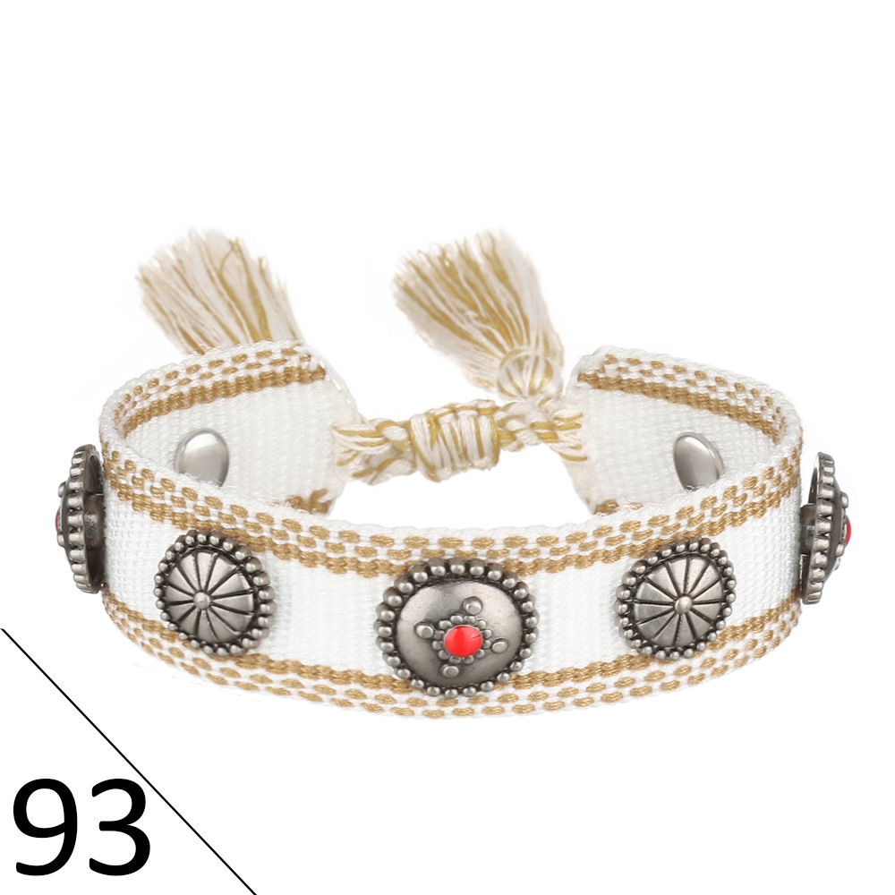 (D word) metal nail bracelet 93