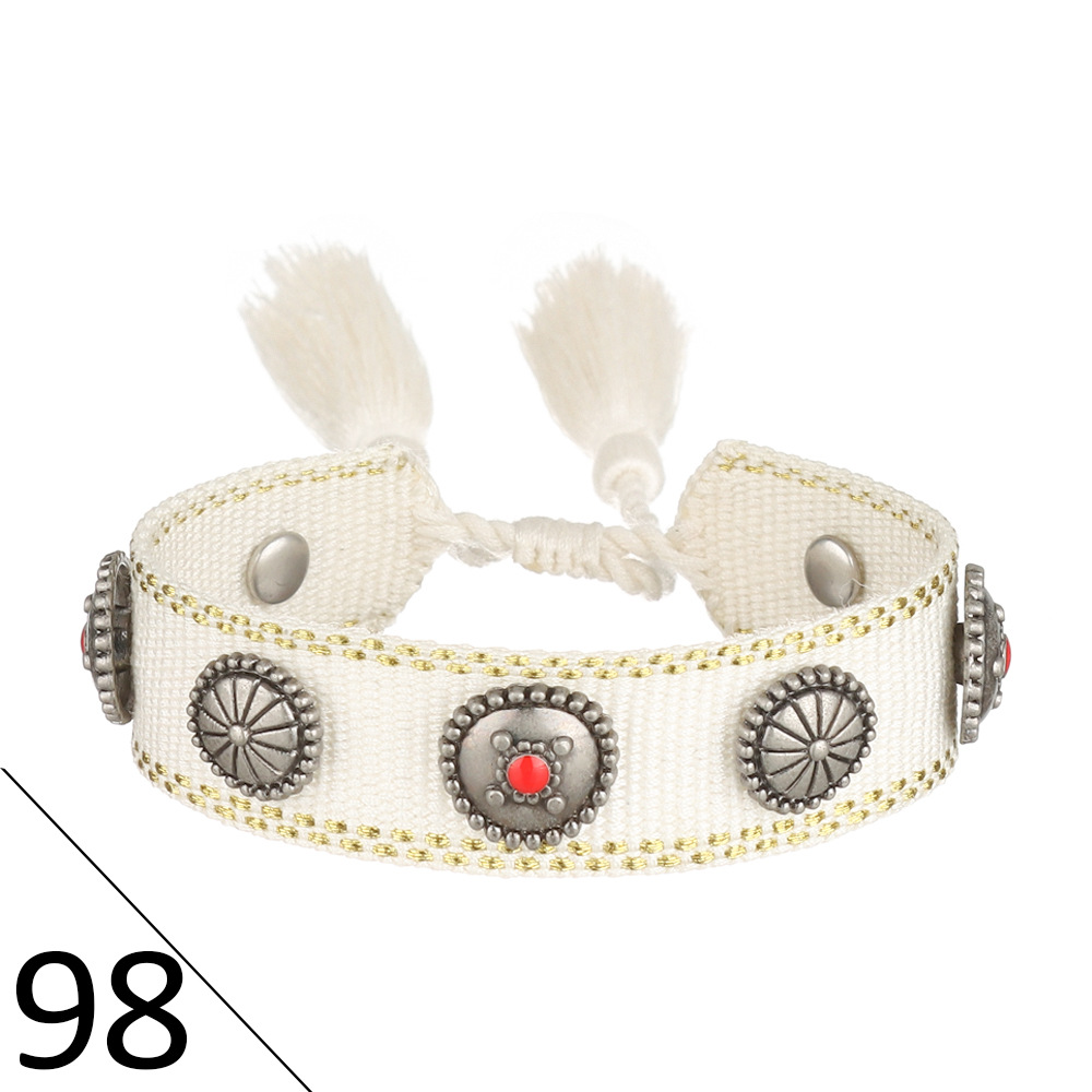 (D word) metal nail bracelet 98