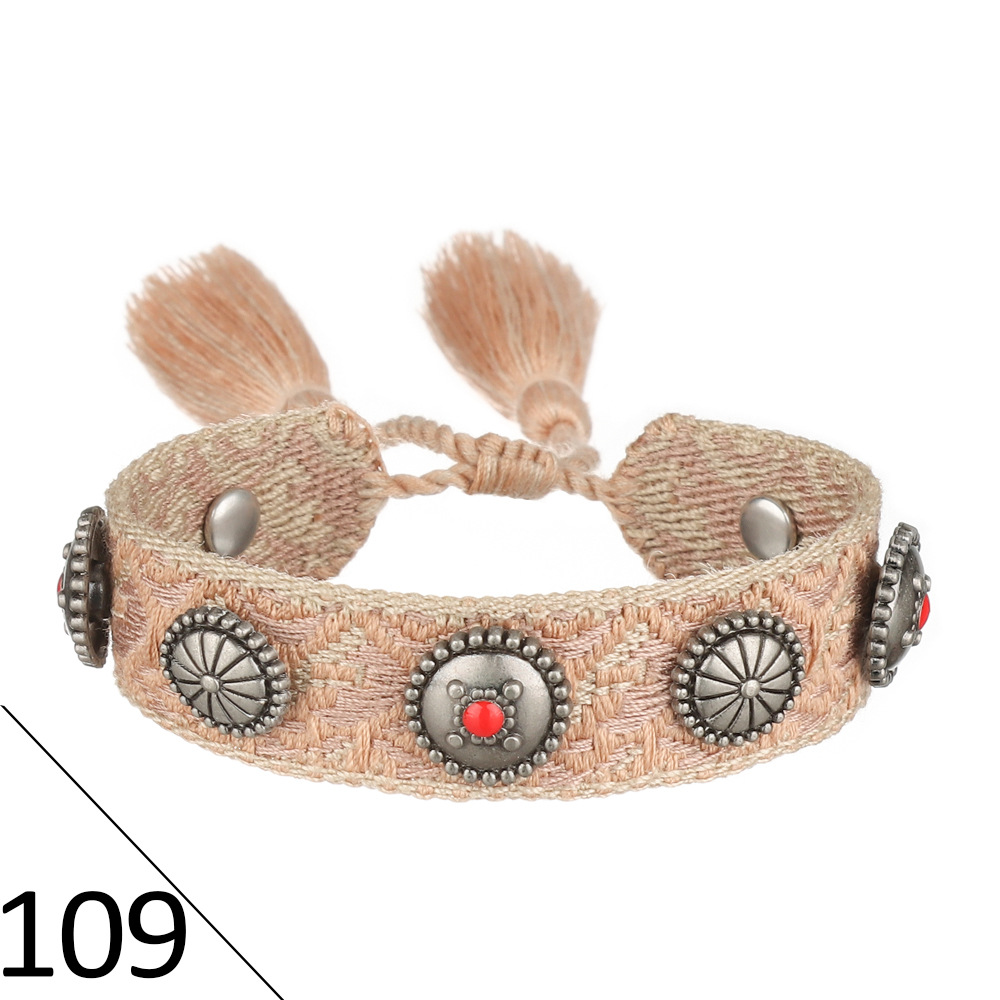 (D word) metal nail bracelet 109