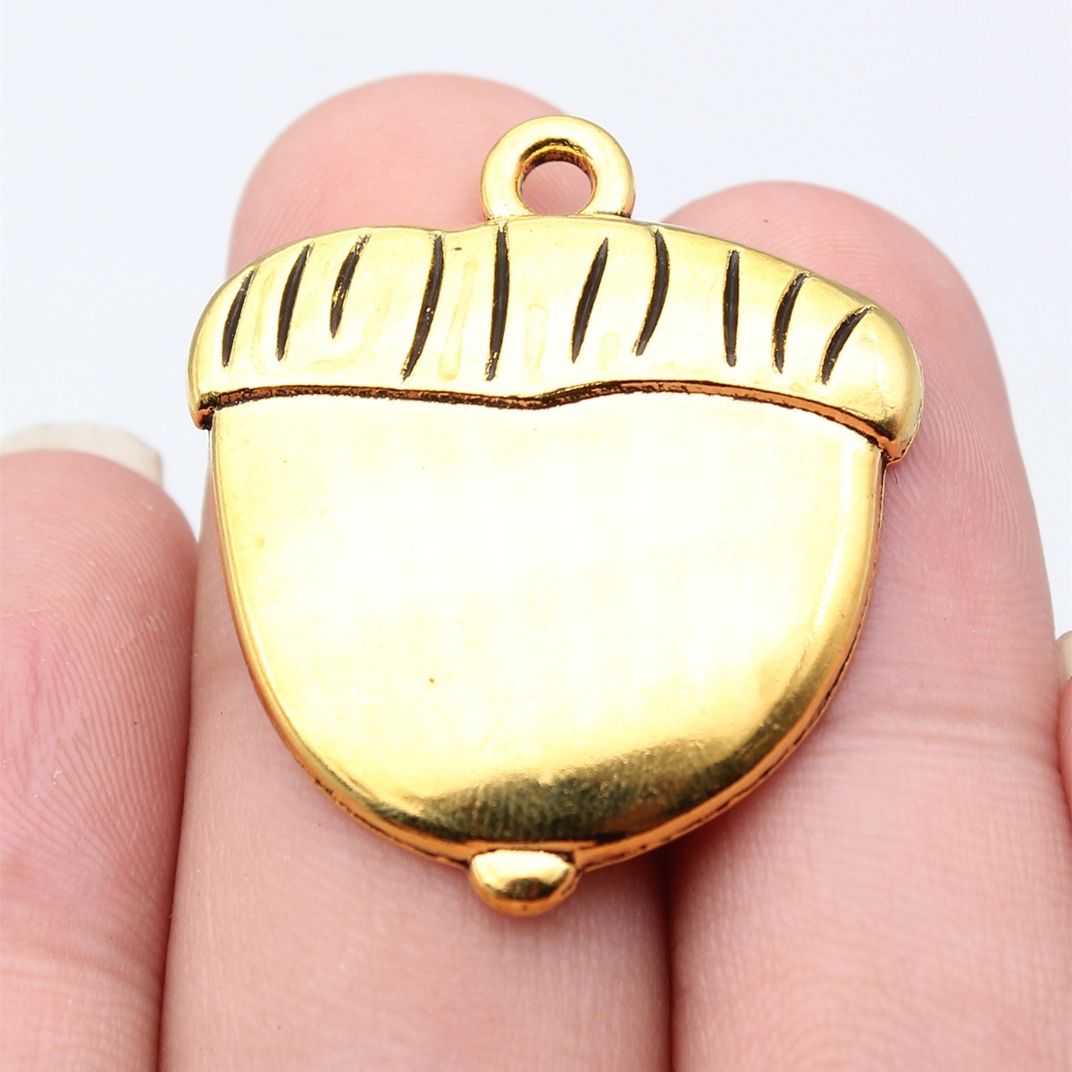 antik goldfarben