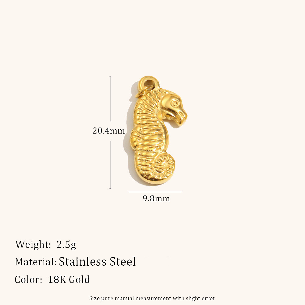 Little seahorse pendant-gold