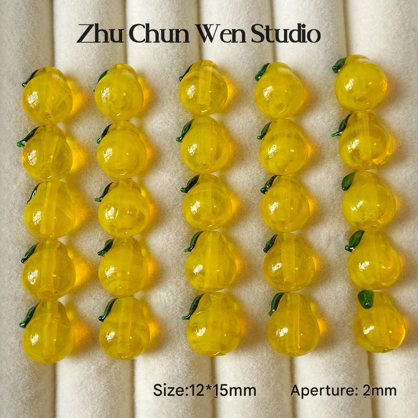 Yellow fat pear (1 piece)