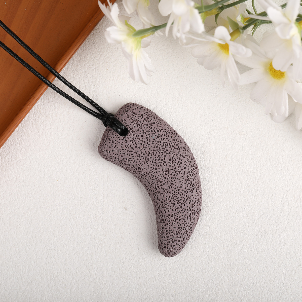 Snow cyan   necklace