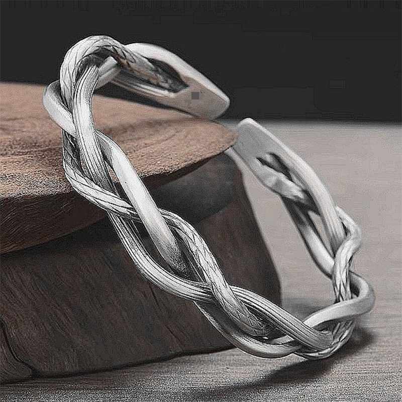 Twist bracelet 2