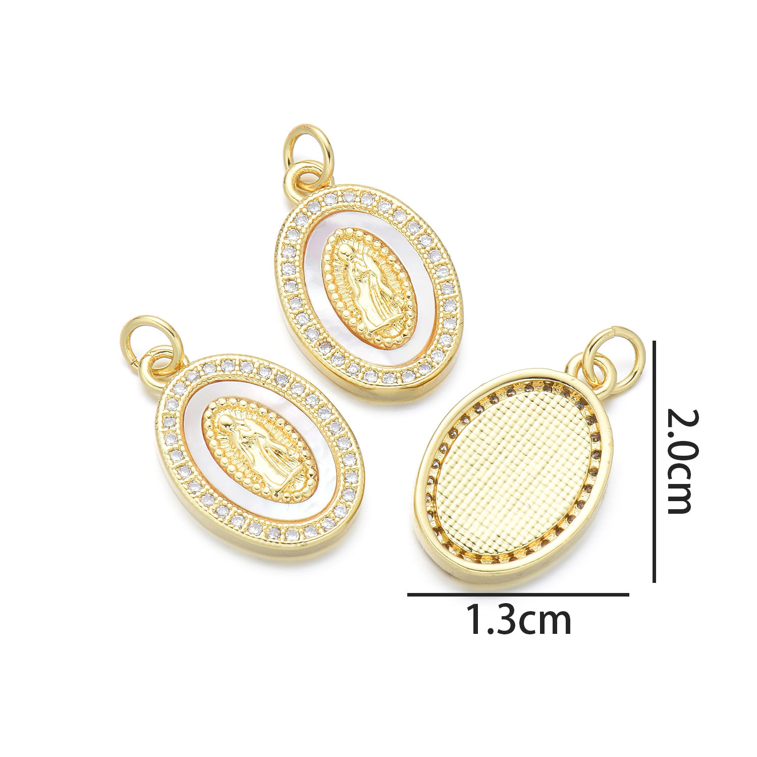 Oval humanoid pendant (natural shell)