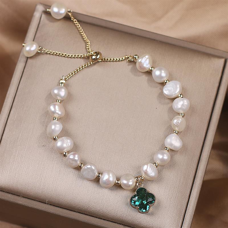 Glacier White Four-leaf Clover Green Pendant