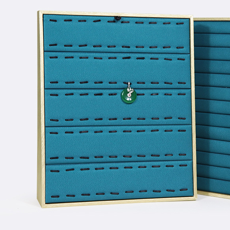 A pendant case