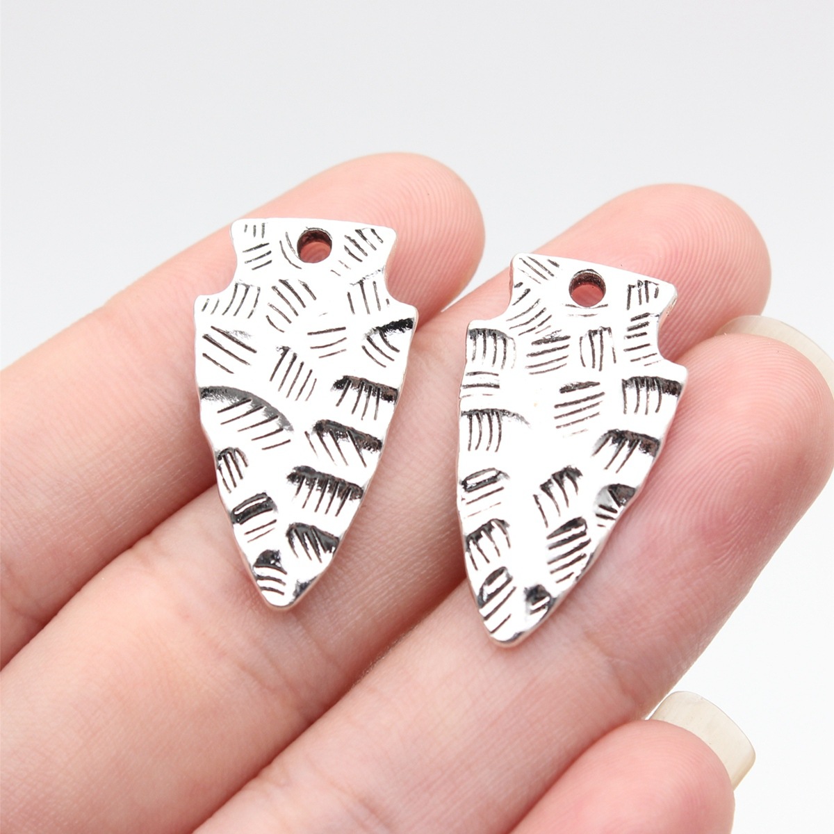 couleur argent antique