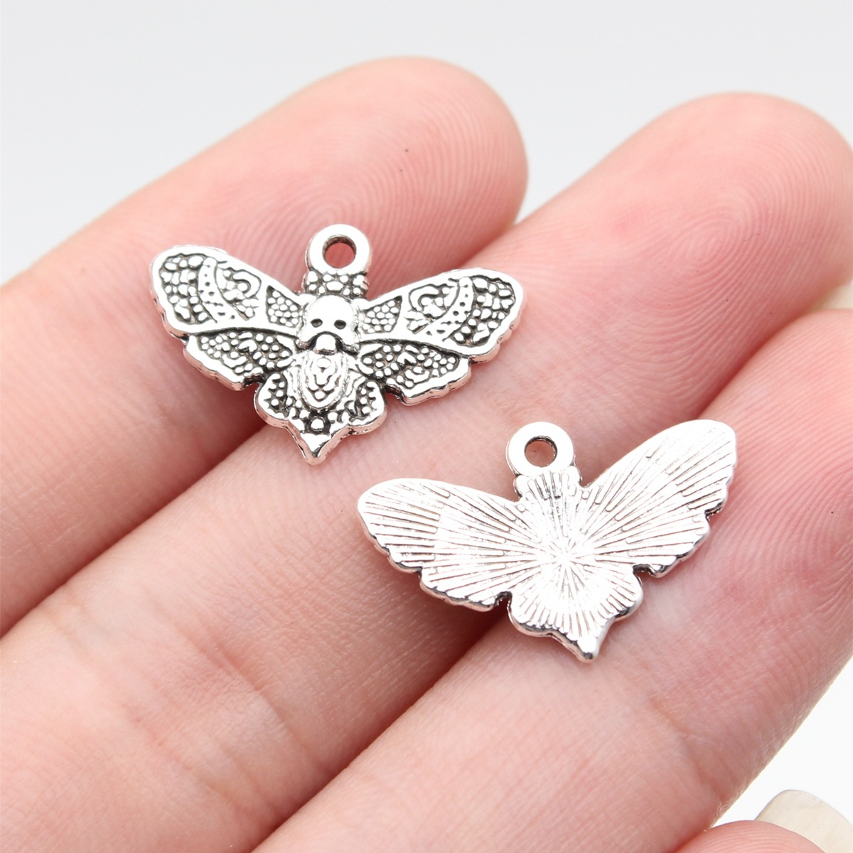 couleur argent antique