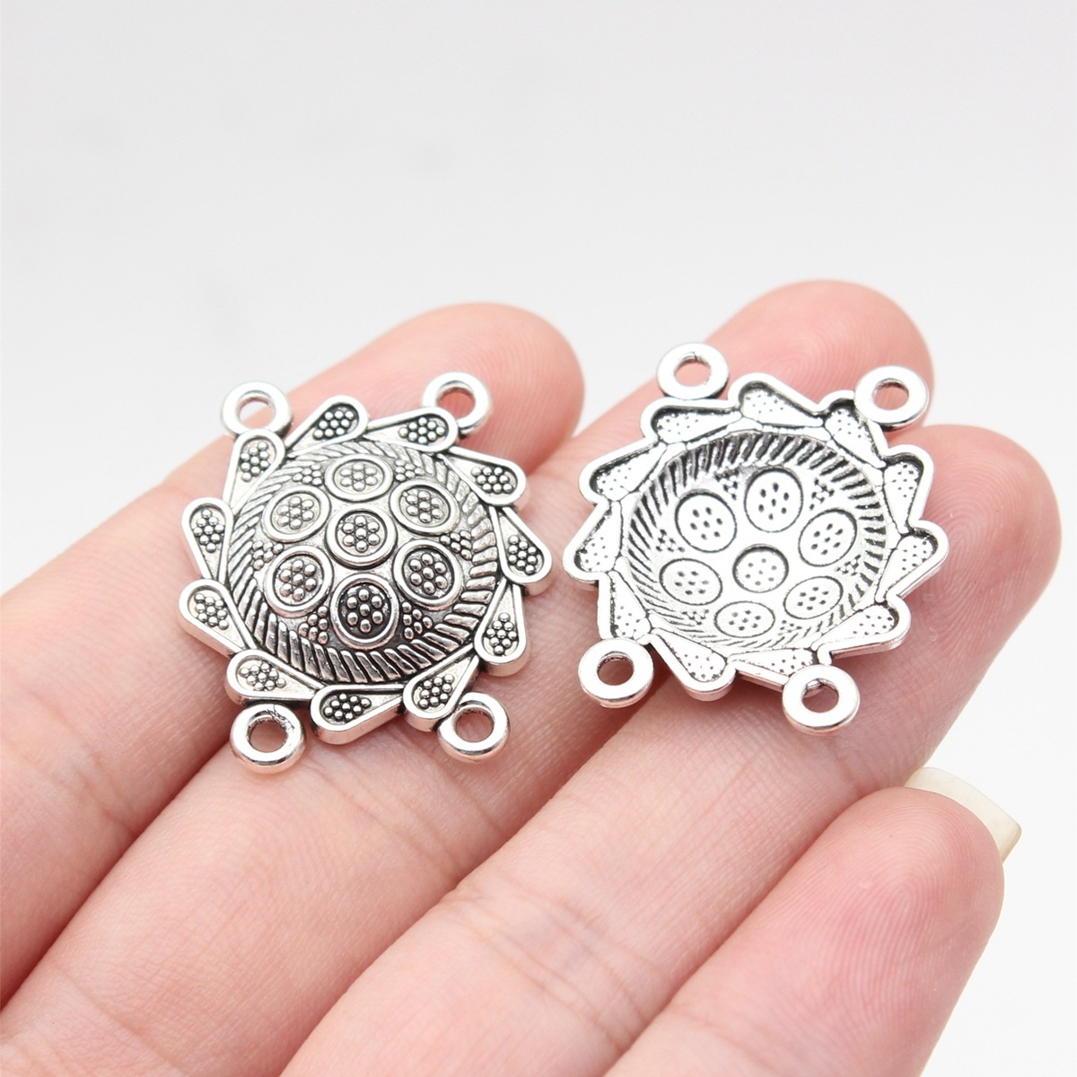 couleur argent antique