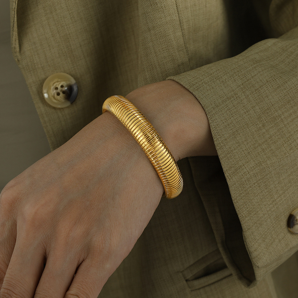 SZ07 Golden width 1.2cm (ring 6cm