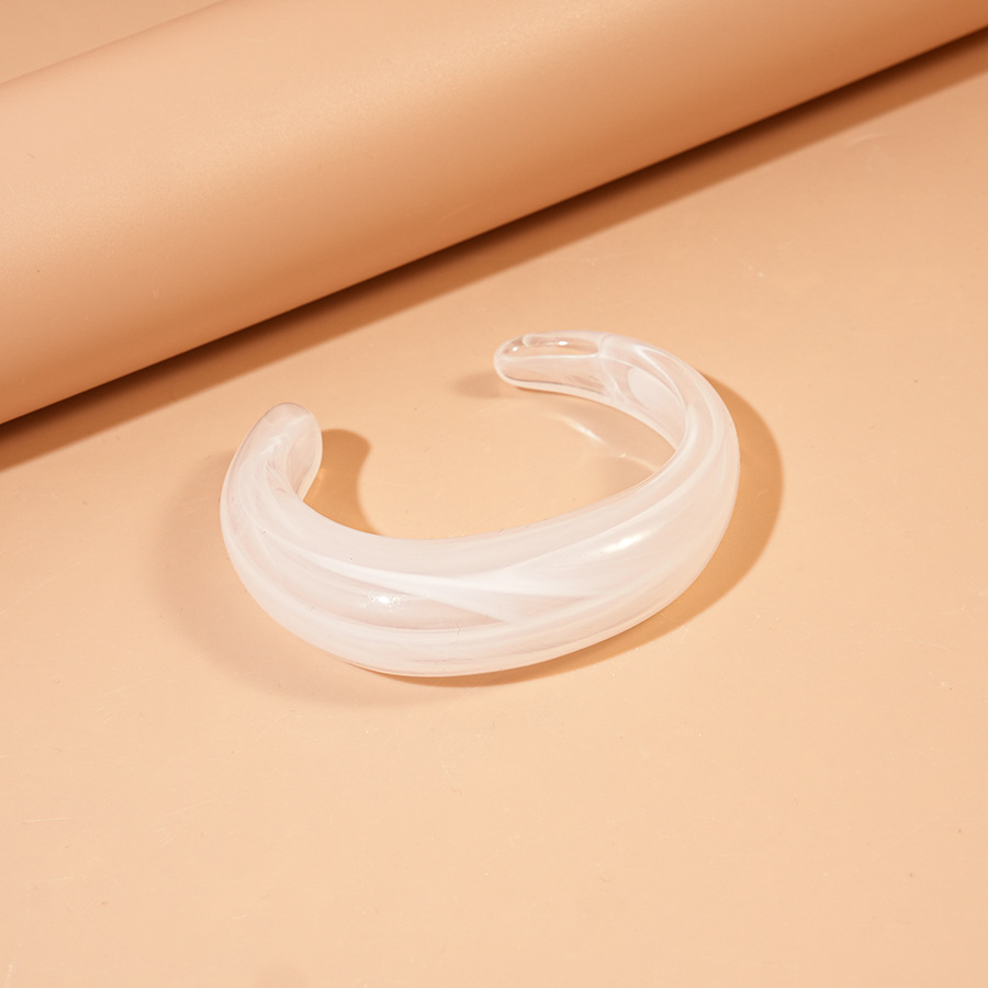 Bracelet-cream white