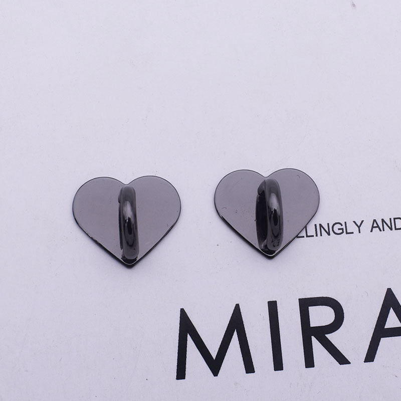 Small heart-shaped black -2CM