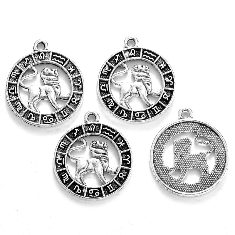 Leo ancient silver // 24*21mm/1.79g