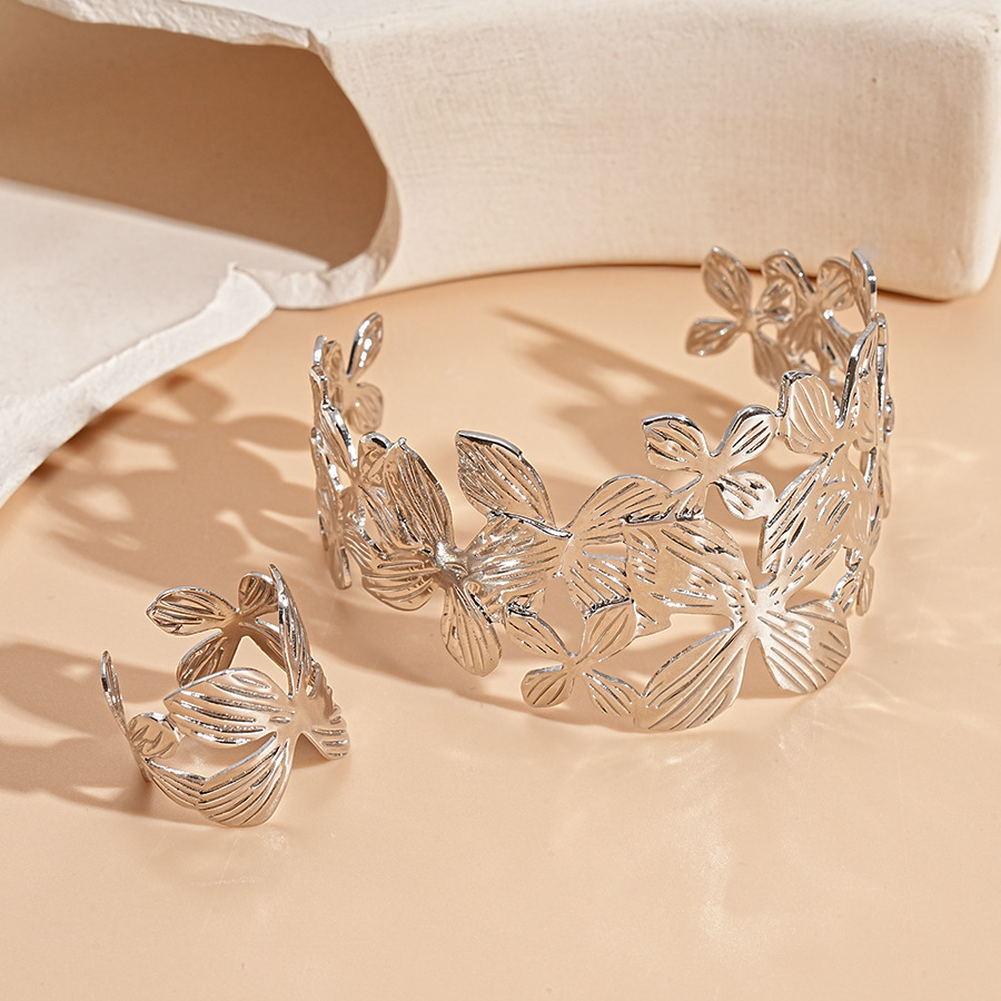 Bracelet-silver four leaf flower (set of two)