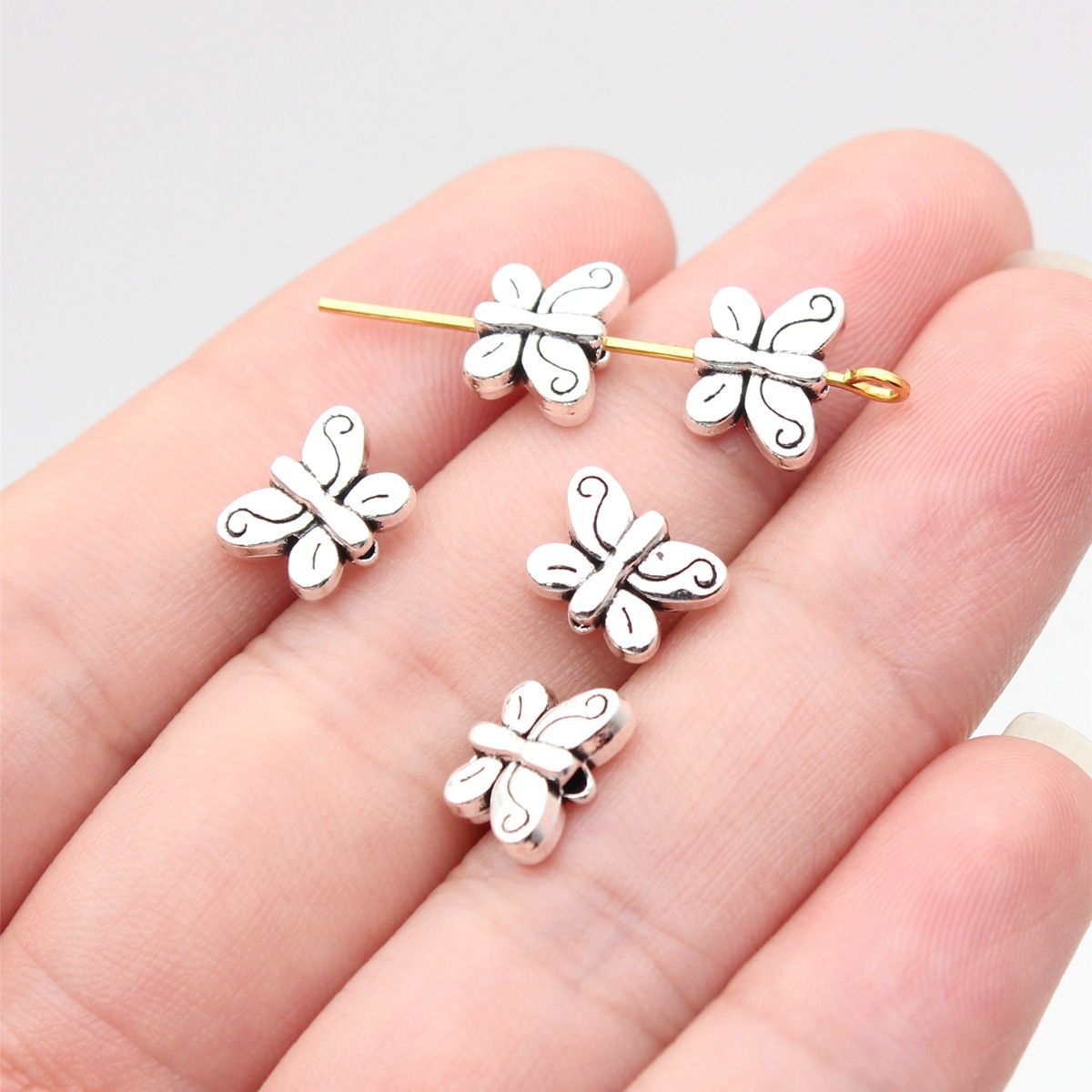 couleur argent antique