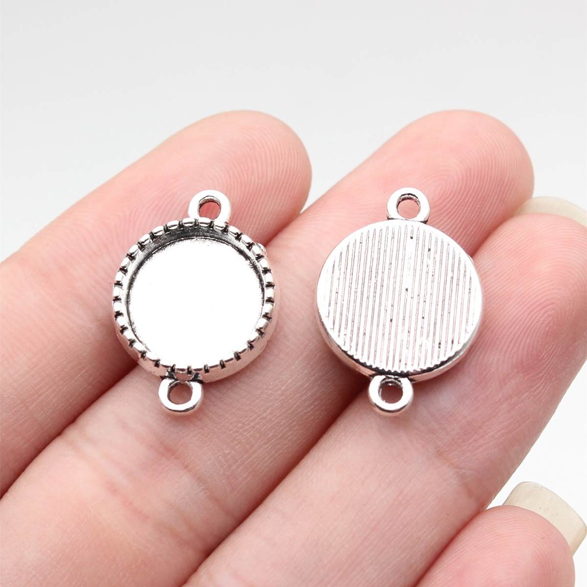 Outer diameter 21x15mm, inner diameter 12mm_ancient silver_b18135_w21-h24