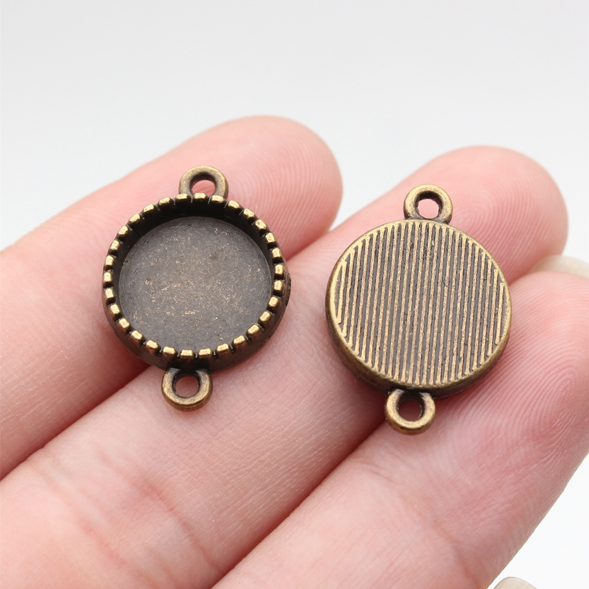 Outer diameter 21x15mm, inner diameter 12mm_ancient bronze color_a13884_w21-h30