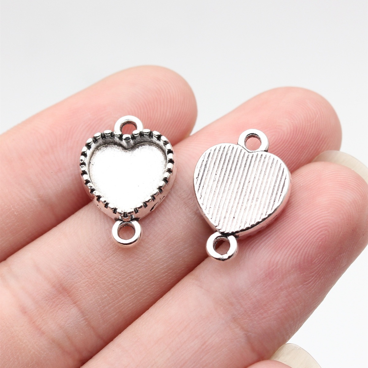 Outer diameter 19x13mm, inner diameter 10x9mm antique silver_b18141_w22-b03