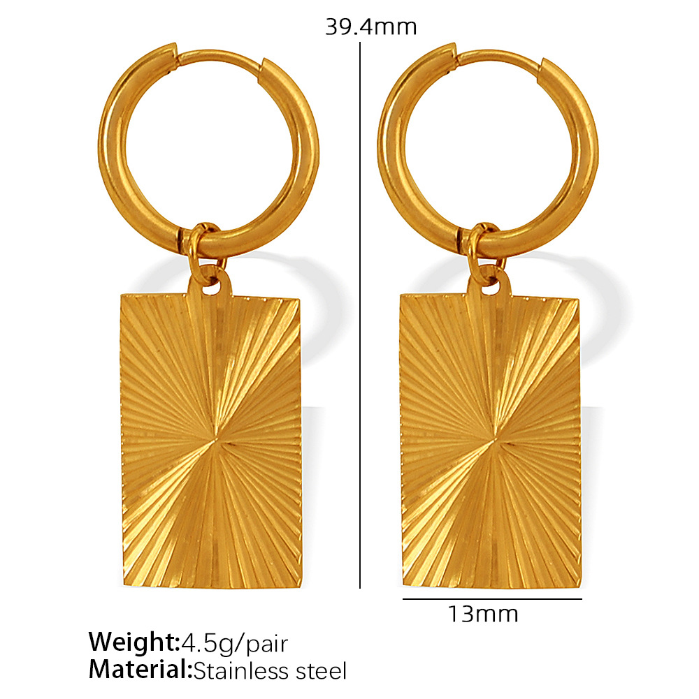 EH439 gold earrings