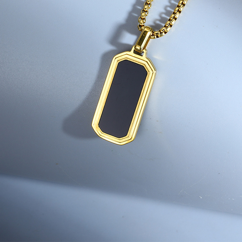 B pendant