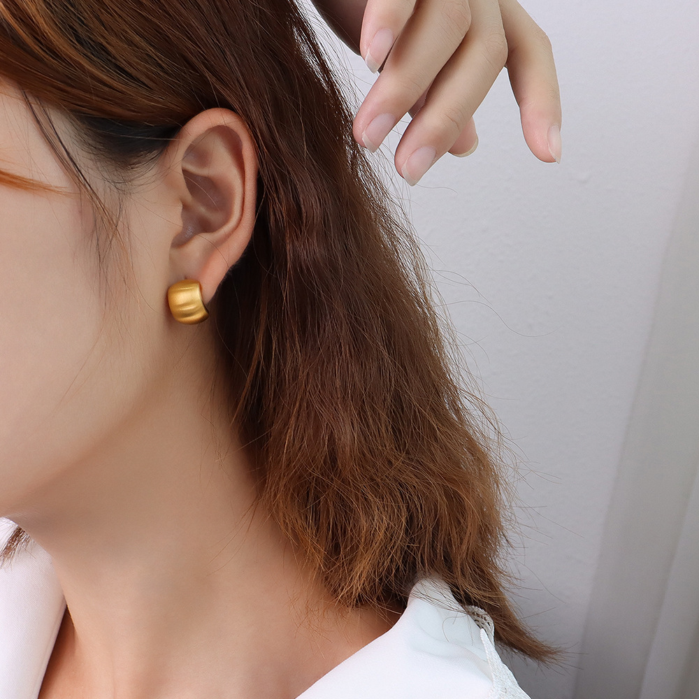 F182-gold frosted earrings