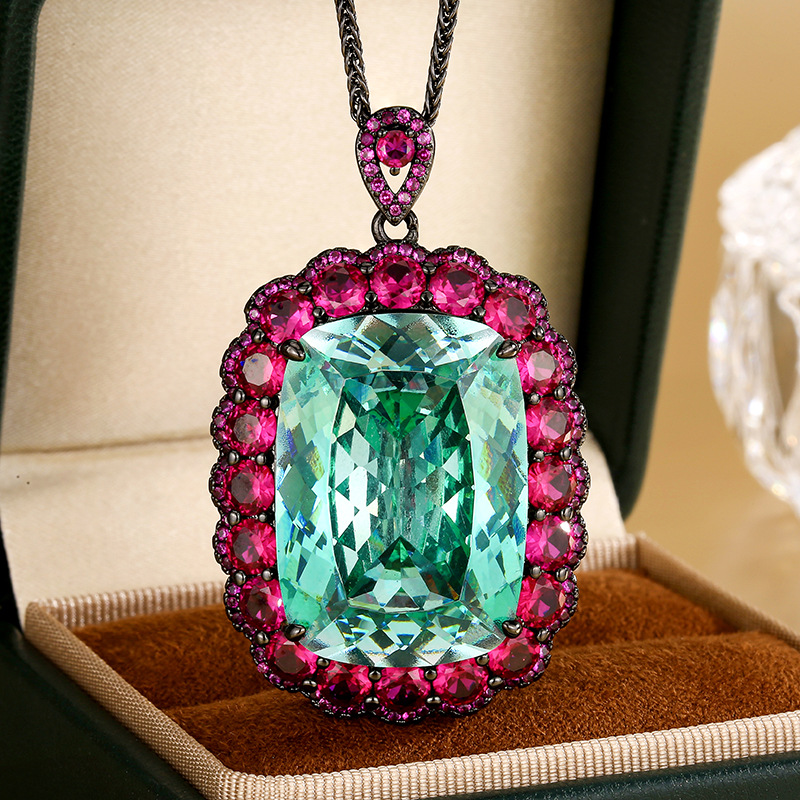Black gold para green pendant with chopard chain