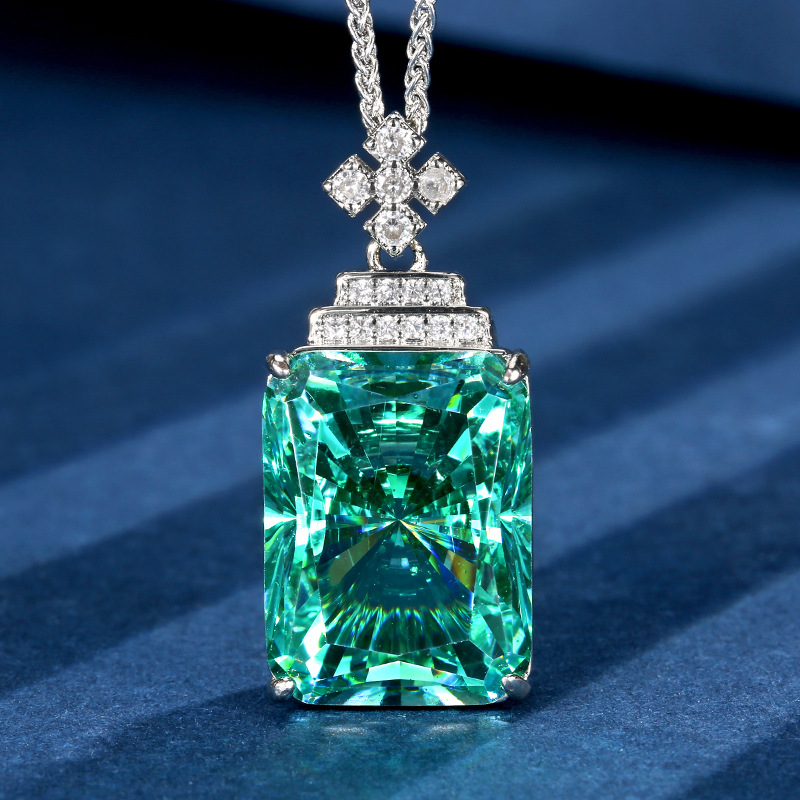White gold para green pendant with chopard chain