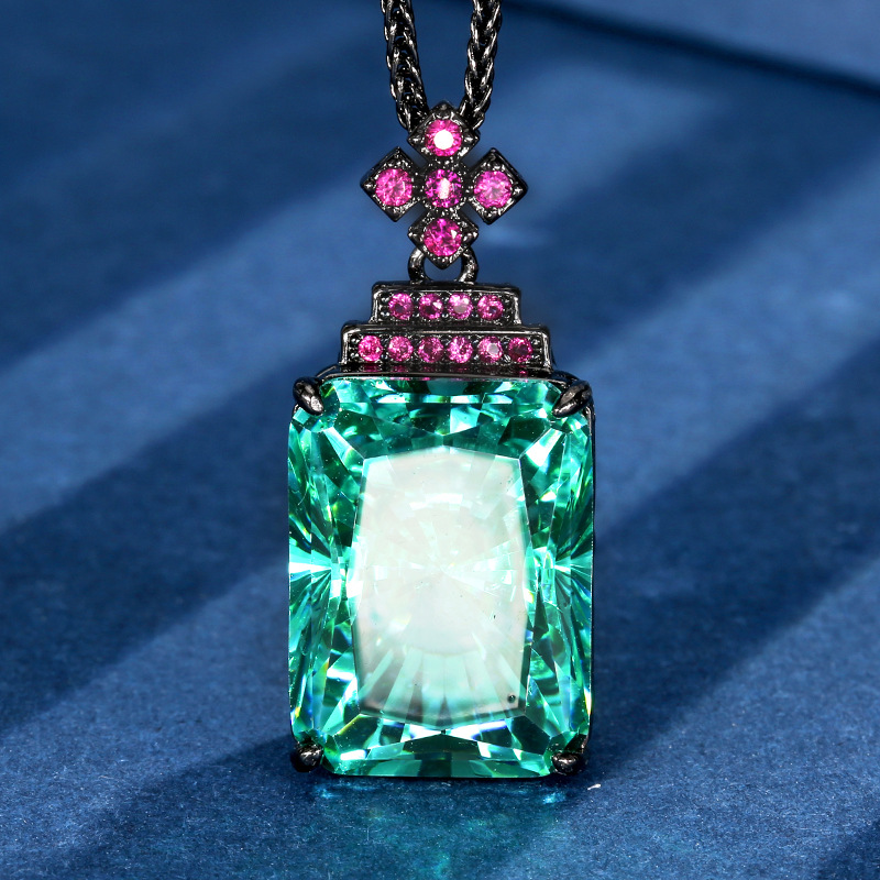 Black gold para green pendant with chopard chain