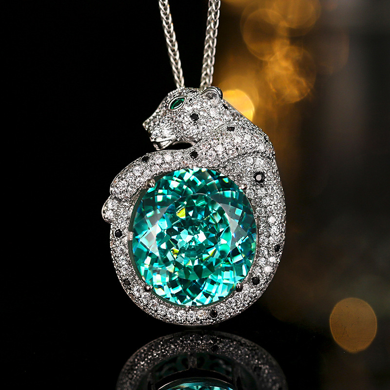 Para green pendant with chopard chain